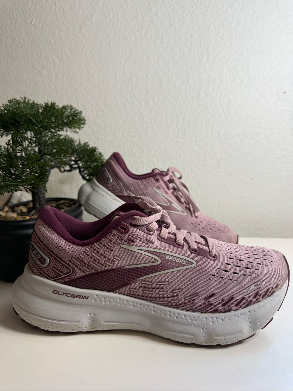 Brooks Glycerin 20 women size 7.5 Pink and Plum Glycerin Women's Running Shoes